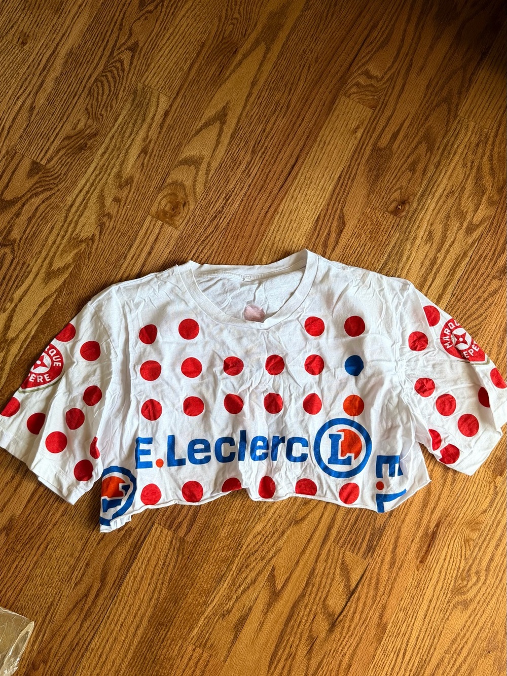 E.Leclerc Cropped White & Red Polka Dot Cropped Tee
